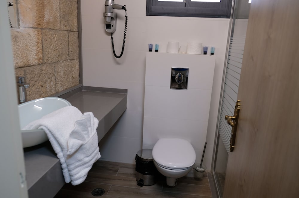 St. George’s Cathedral Pilgrim Guesthouse – Jerusalem