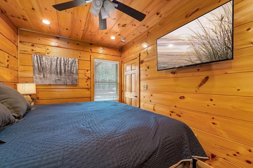 Rustic Mountain Retreat by Ghosal Luxury Lodging - Property Image 29