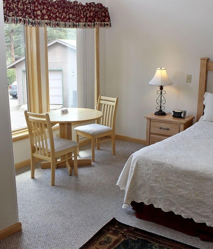 Sunnyside Knoll: 18 1 Bedroom Cabin view 3