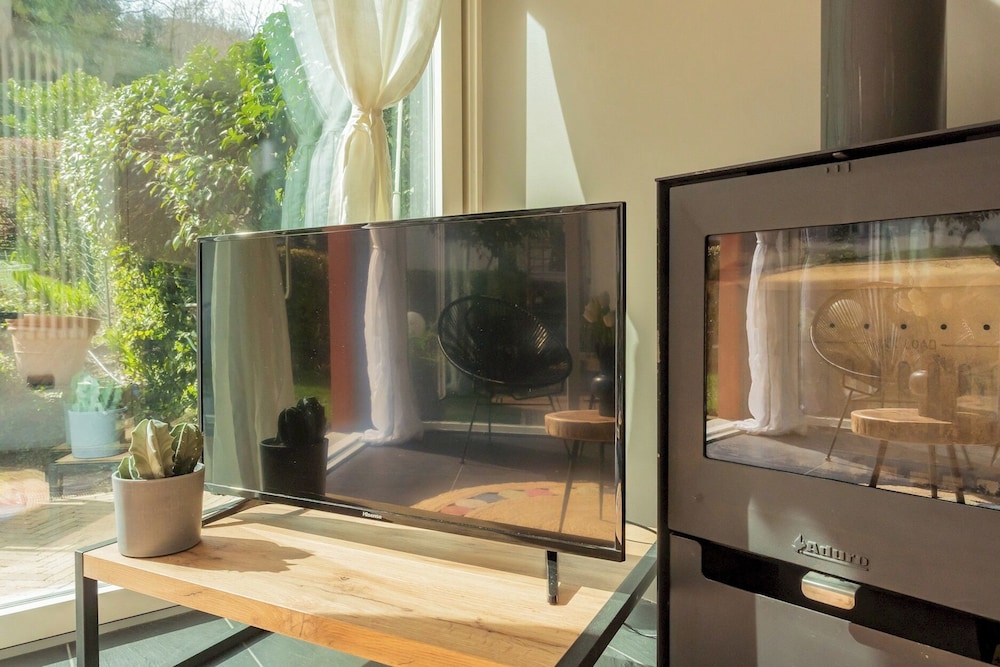 Vico Garden-203 by Rent all Como