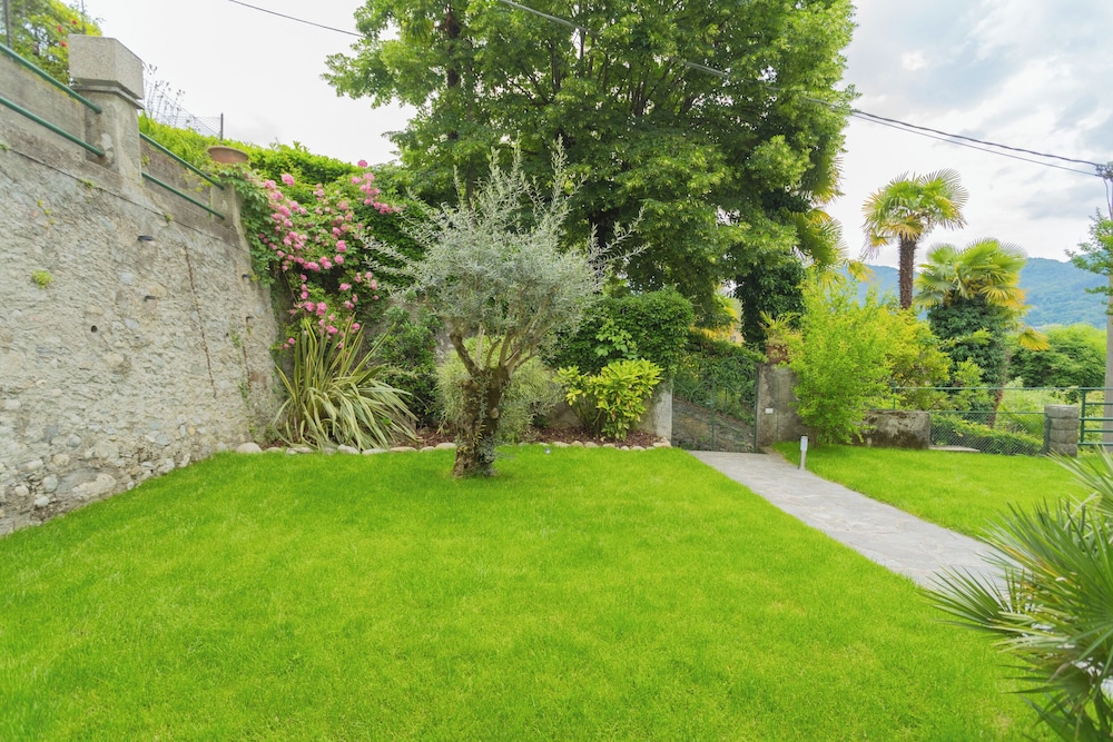 Enchanted Como Lake - Tremezzo Apartments by Rent all Como