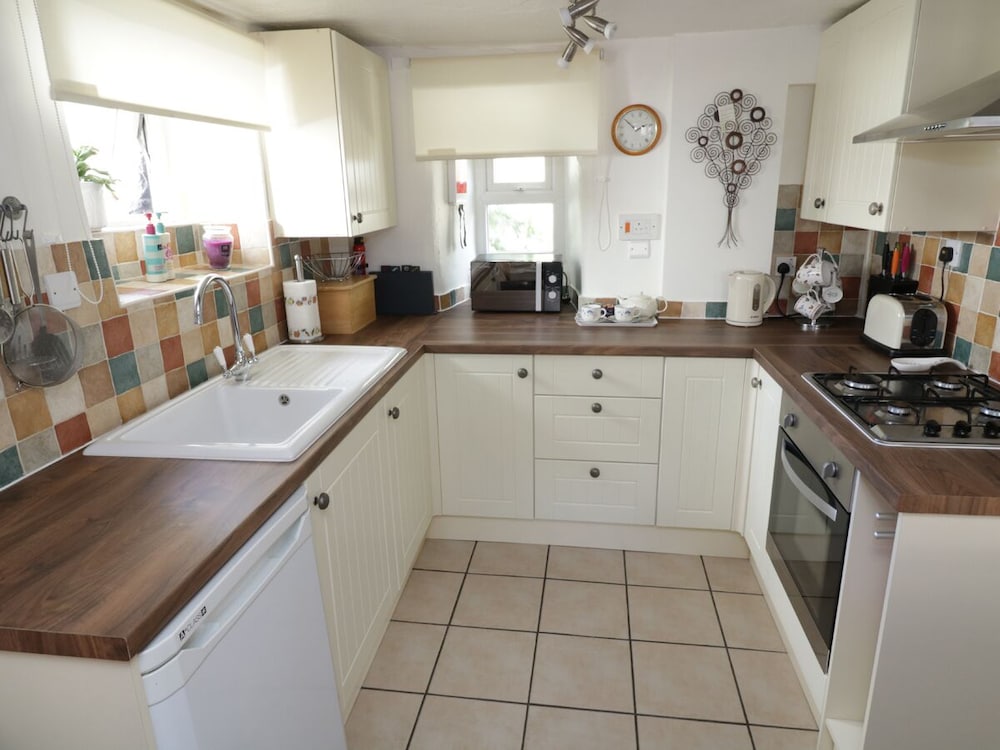 Black Horse Cottage view 3