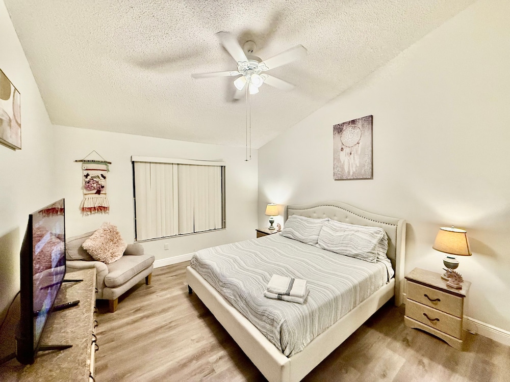 Grand Laguna 3BR Penthouse Near Universal Parks