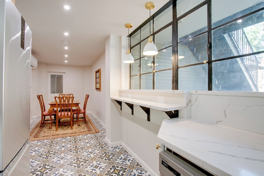 2 Mi to Dtwn: Walkable Cheesman Park Apt