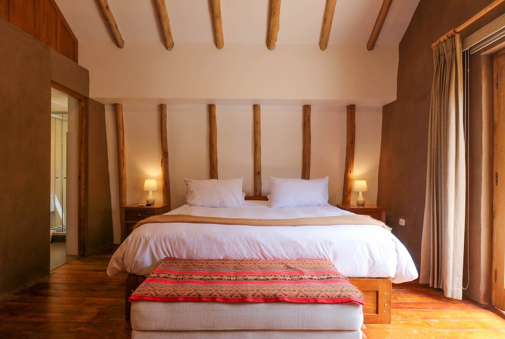 w Prestigious 3BR House in Villa Sagrado