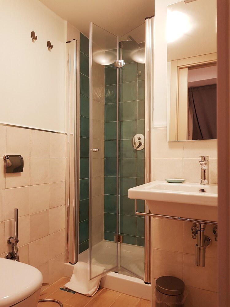 Cairoli Rooms