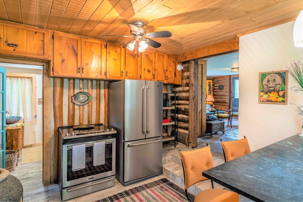 Nature Lovers Retreat log Home - L il Ranch