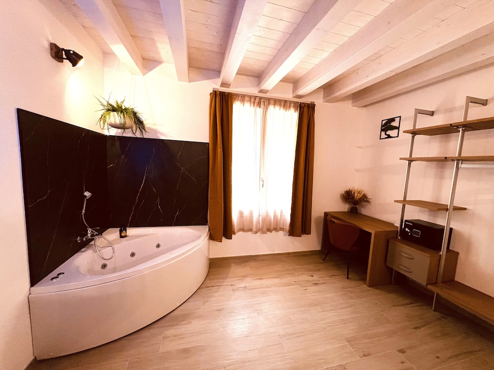 5 Terre hub suite