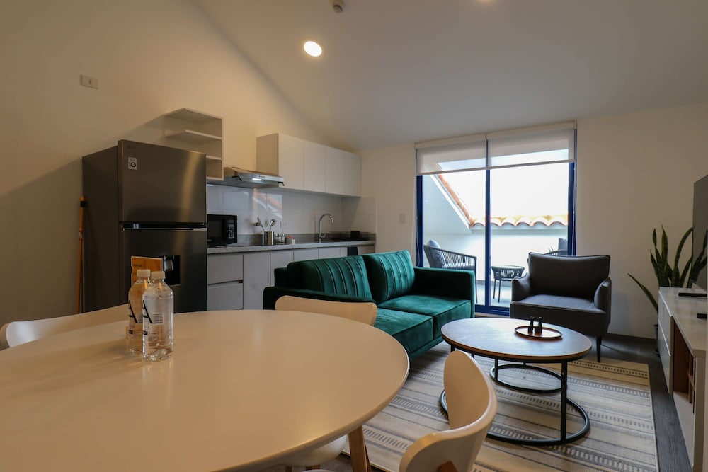 w Stunpedous 2BR w Perfect Balcony in Cusco