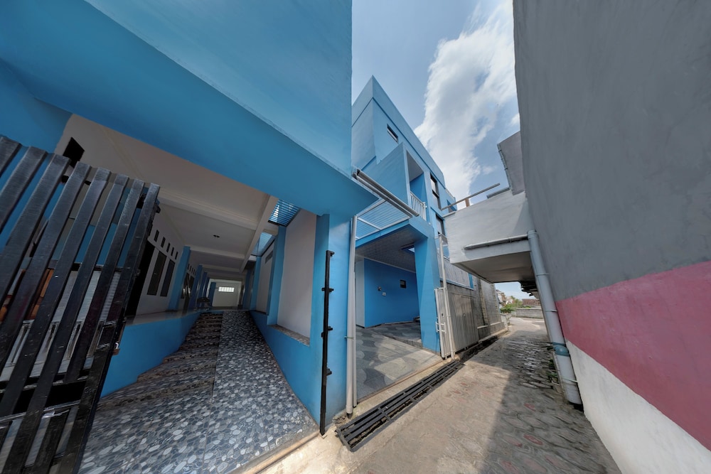 Hotel O 94843 Syariah Hj. Lilis Sukabumi