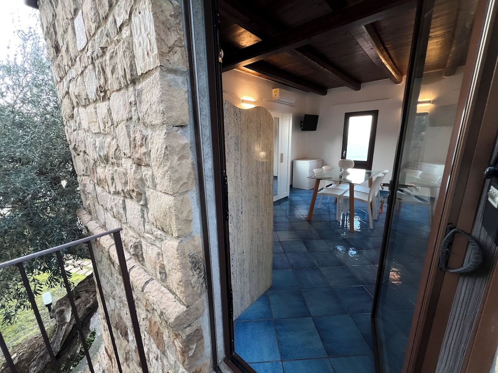Stunning Tower, With Infinity Pool in Sicily