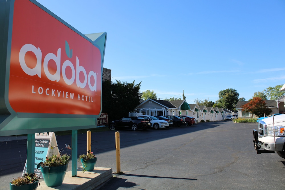Lockview Motel