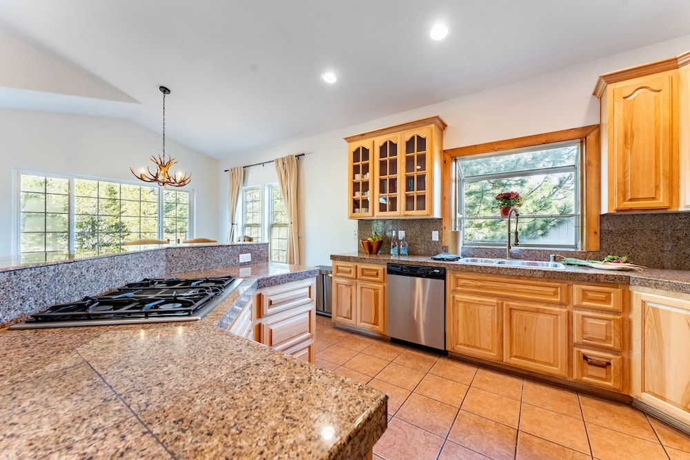 Blitzen by Avantstay Pet-friendly Tahoe Retreat
