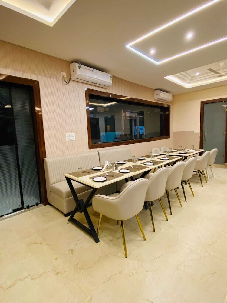 Hotel Mango Tree, Vrindavan
