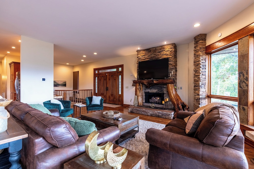 Luxury Mountain Cabin Amazing Look out Views