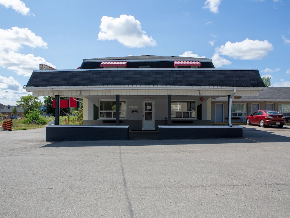 Hotel Richmond Hill ON North