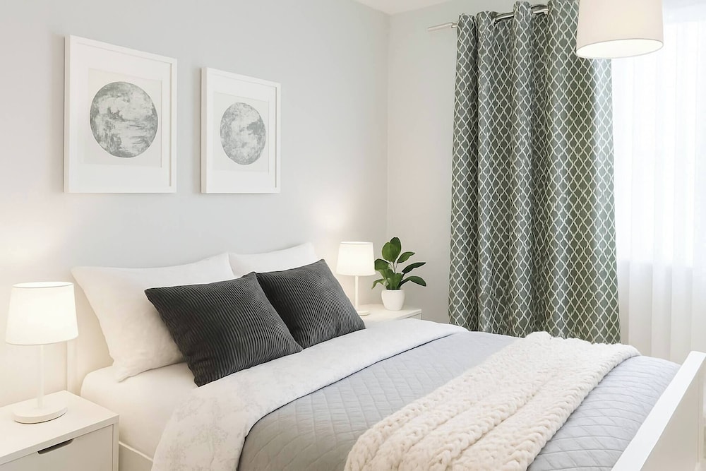 House in Brighton & Hove With Parking