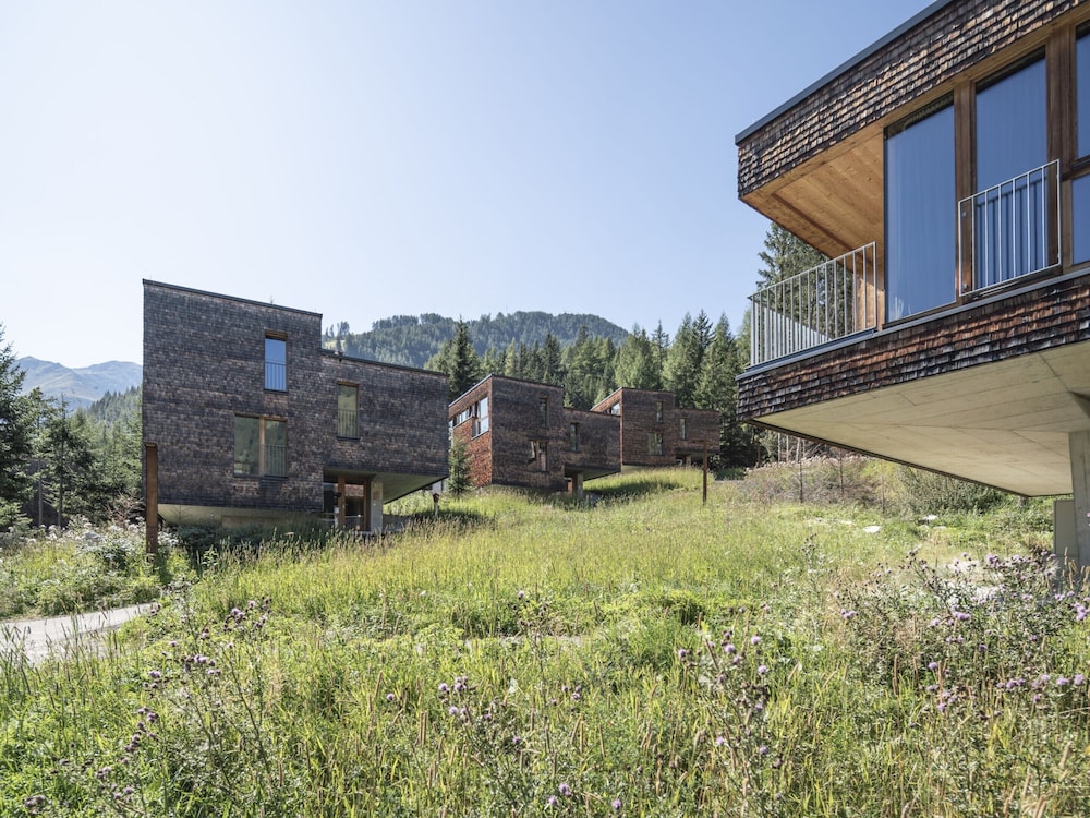 Chalet Resort Near Lake