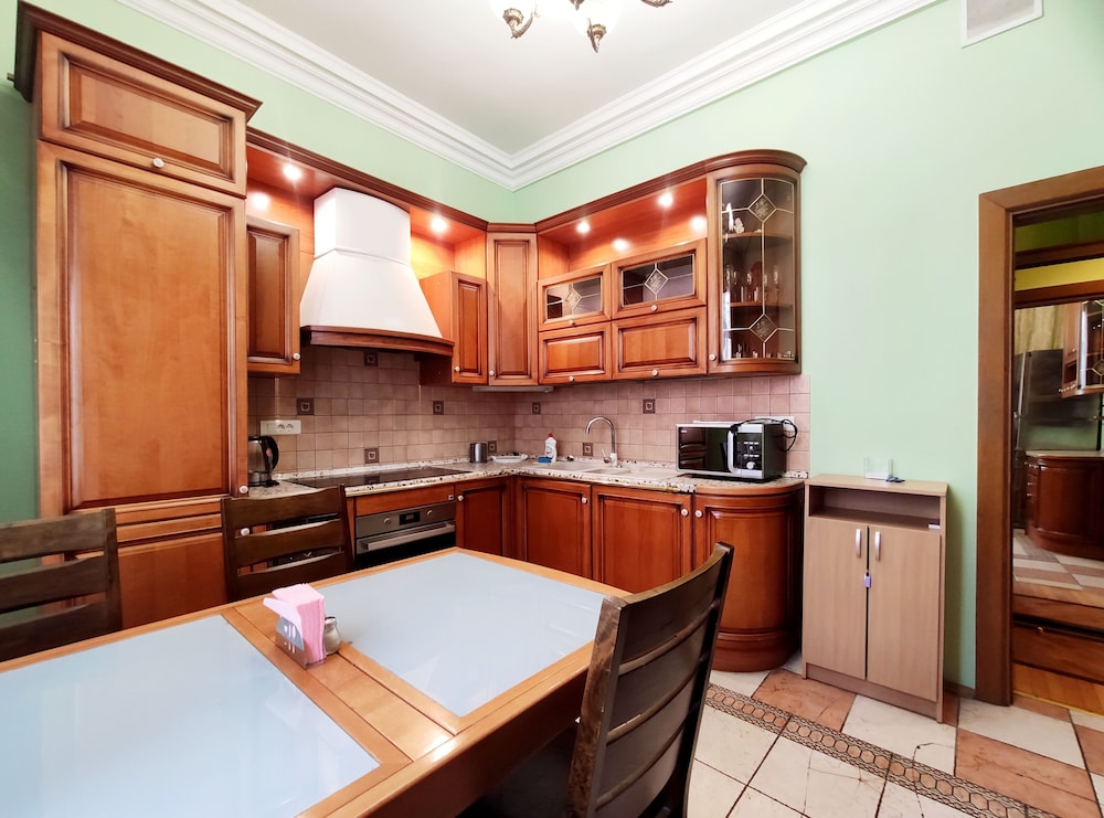 TVST Apartments TV6