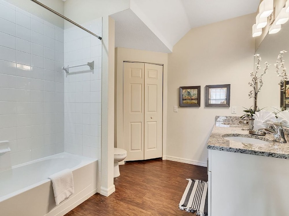 Lucaya Village 3040 #19-106 - Image 5