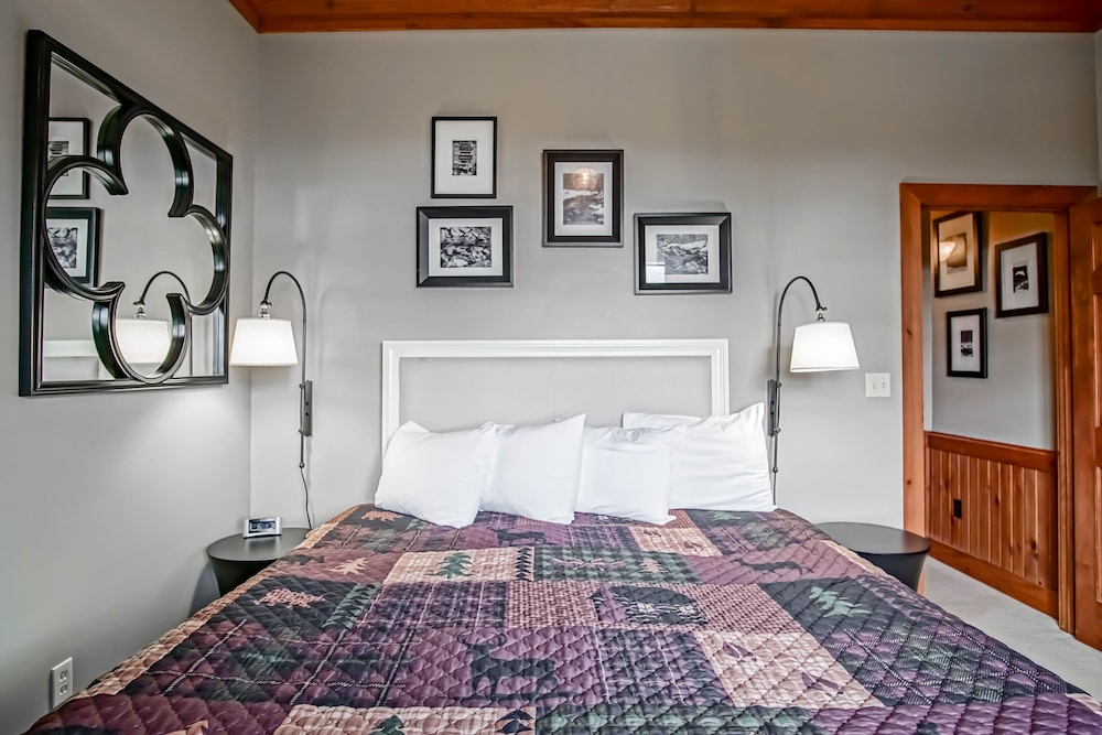 Shays Landing #6: 4 Bedrooms, 4.5 Bath: Pvt Hot Tub, Slope Side