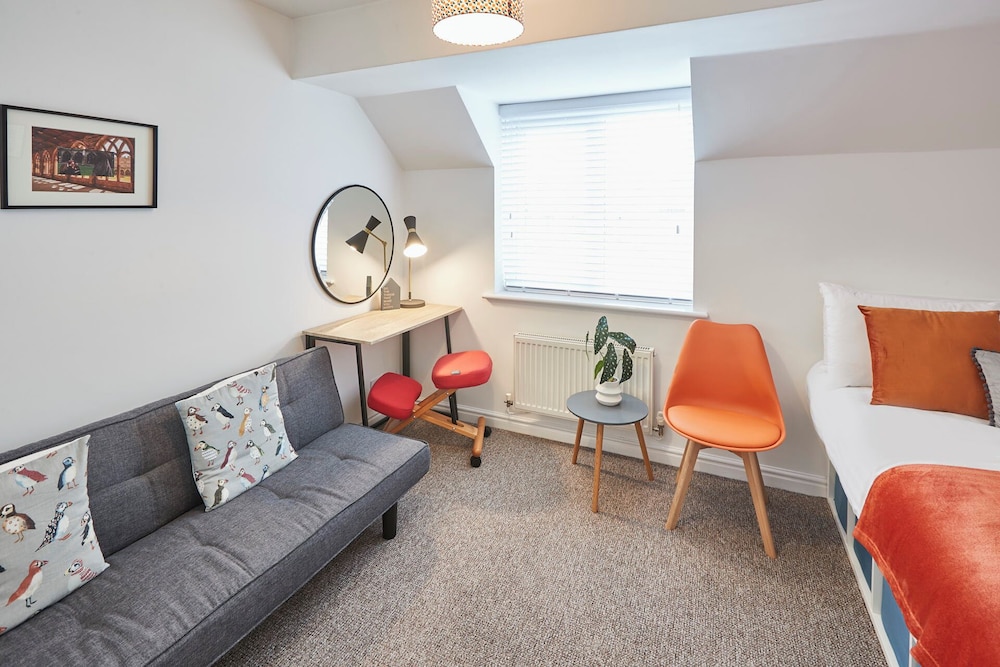 Host Stay Garden Cottage