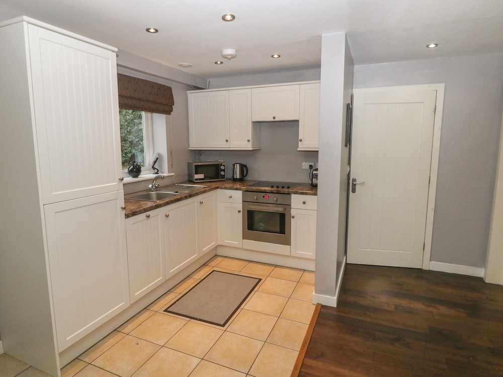 Stoke-on-trent Vacations - Bunbury - Property Image 3