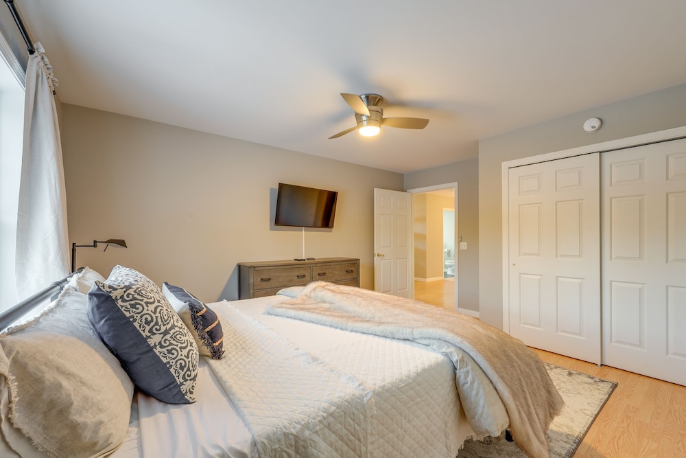Spacious Eagle Lake Home w/ Fireplace & Deck
