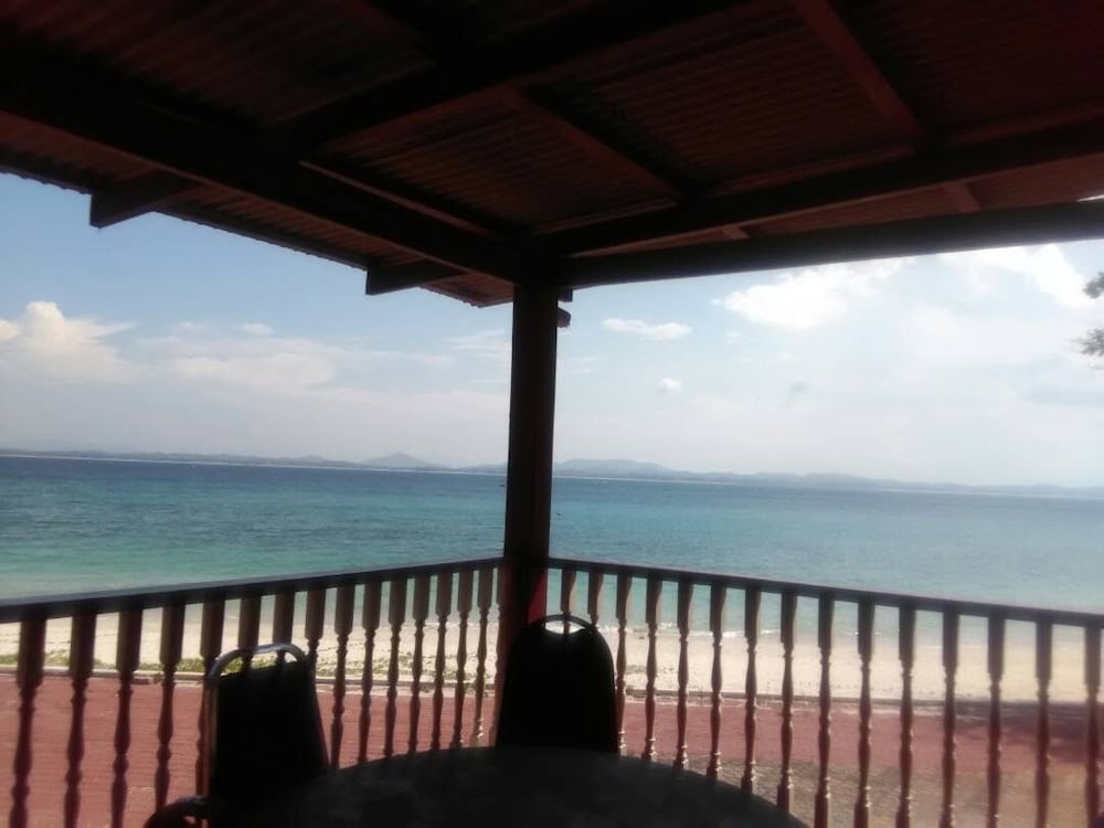 Kapas Island Resort