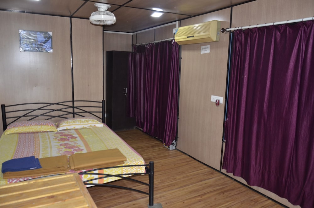 IORA Cottages view 2