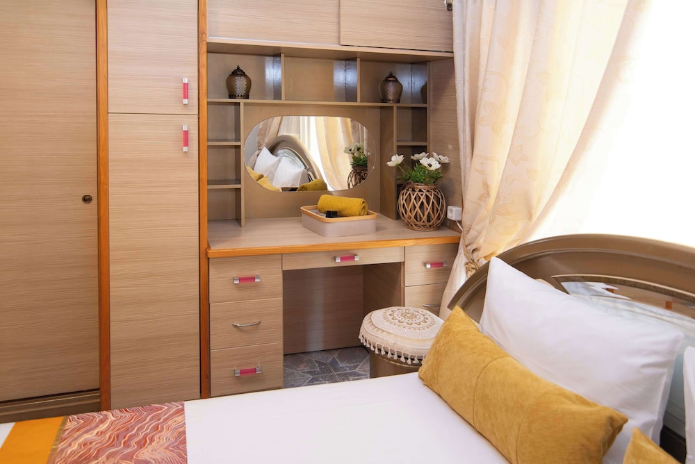 Sunrise Suite Olympiada - Luxury Beachfront Escape