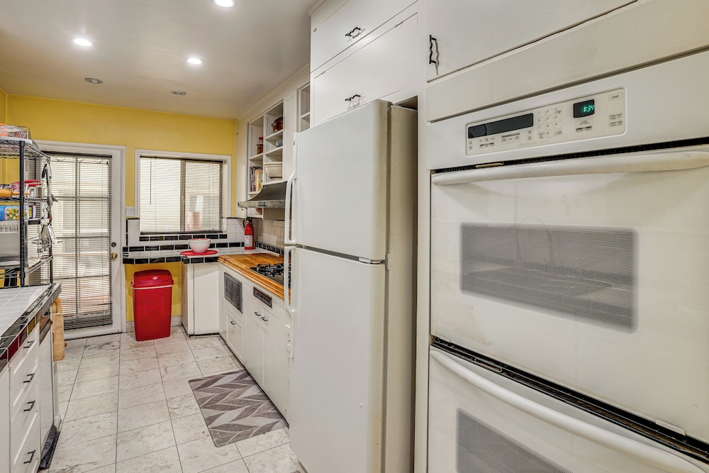Beachfront Living in Long Beach: 2,500 Sq Ft Condo