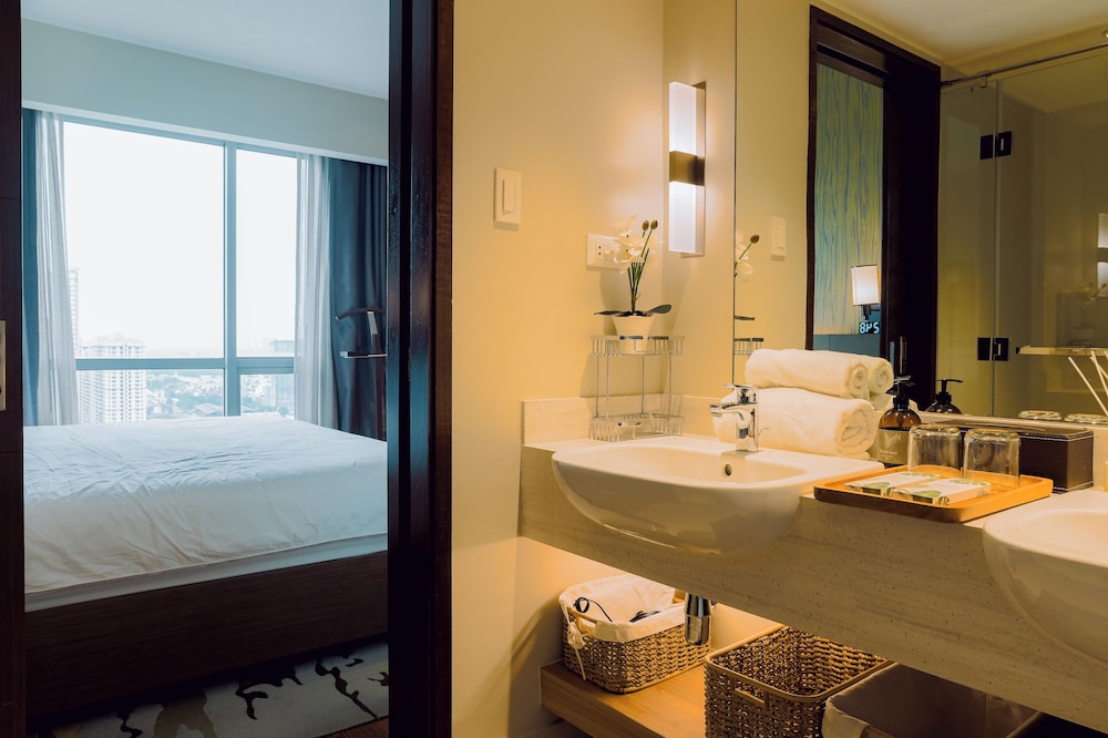 Hotel Residences at Acqua