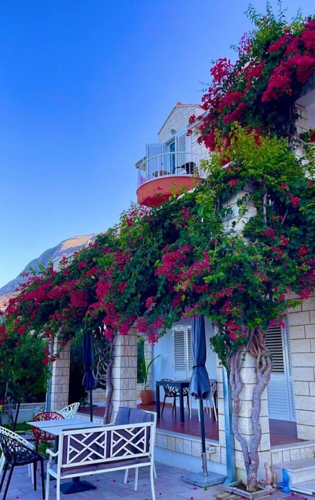 Villa Bouganvillea - sea View & Garden - A3 Comfort view 4