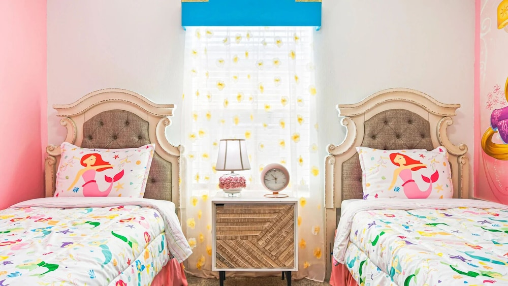 1152 KS - Champions Bliss: 5-bed Marvel, Princess