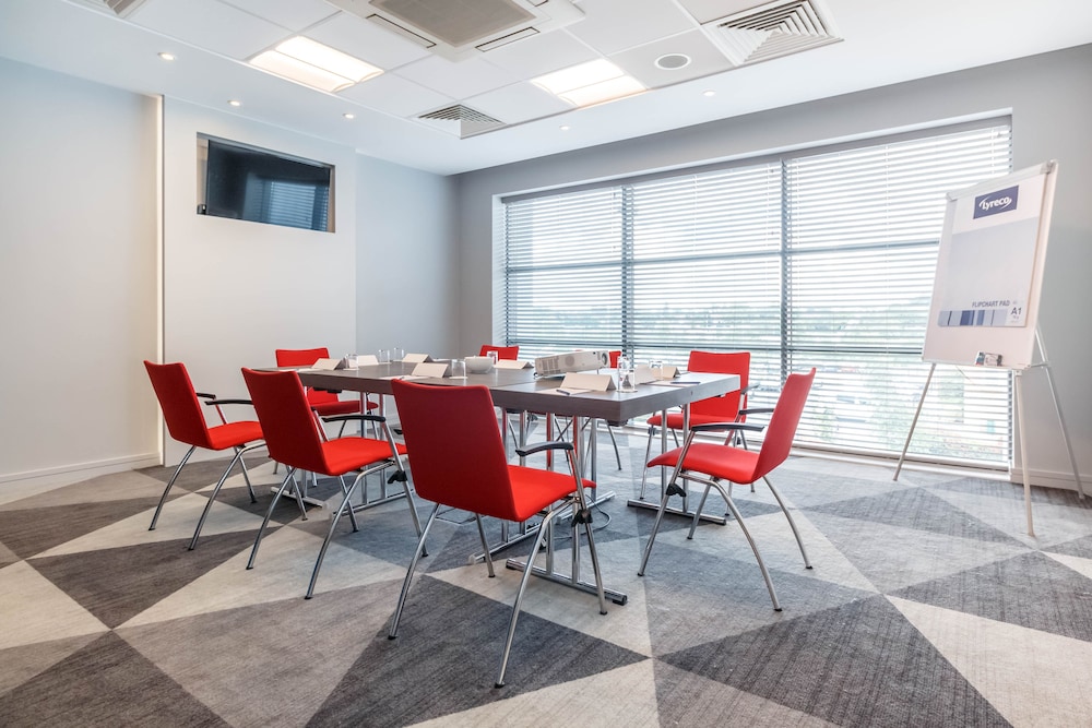 Walsall Vacations - Holiday Inn Express Walsall M6J10, an IHG Hotel - Property Image 5