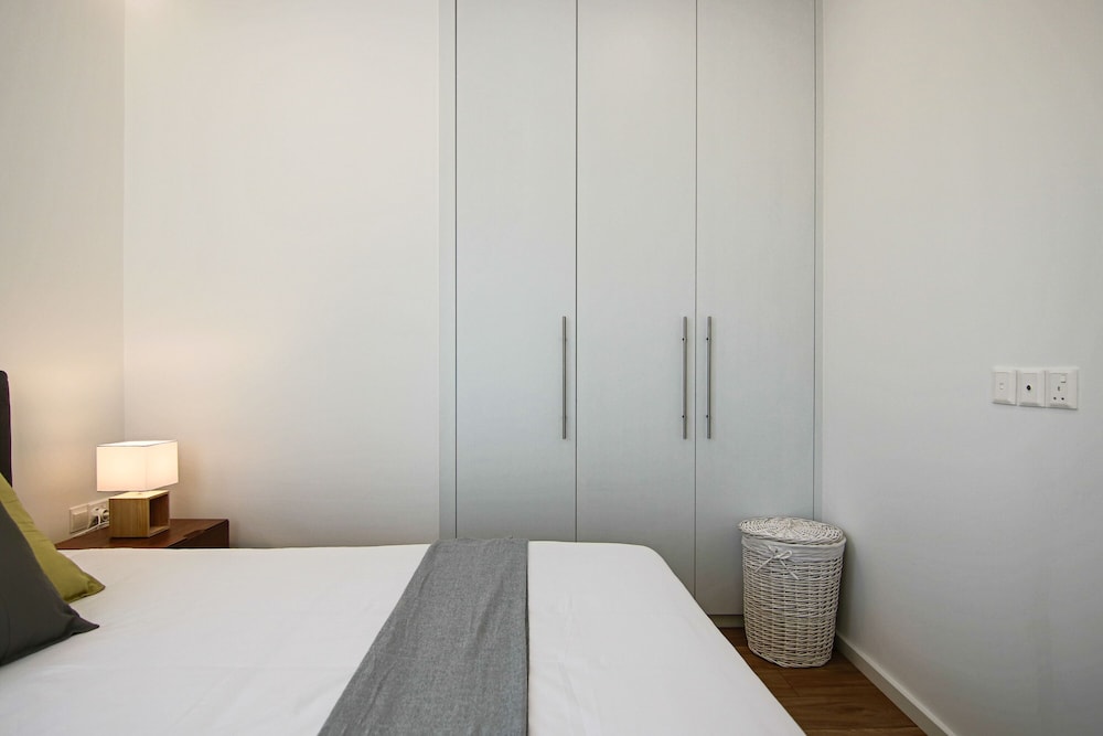 Phaedrus Living: Sea View Anna Residence 202 view 2