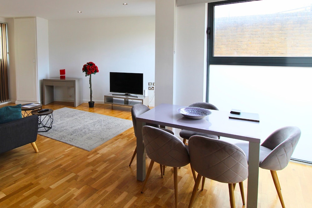 London Bridge – Tooley St by Viridian Apartments