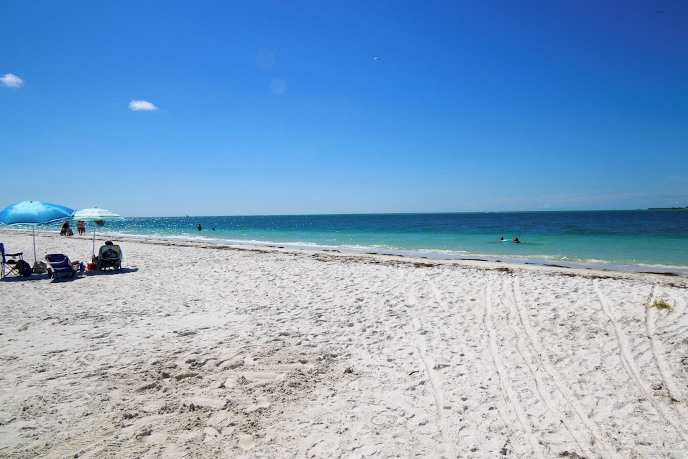 Anna Maria Island Blue Bella Bliss - Private Heated Pool