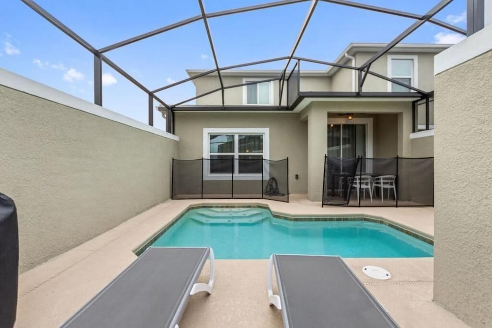 Gorgeous 4 Bd w Pool at Storey Lake Resort 4277 view 3