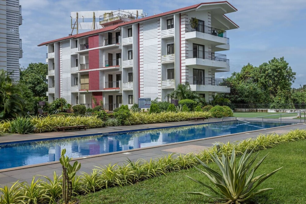 2BR w Pool Sauna 2km to Baga Calangute Beach