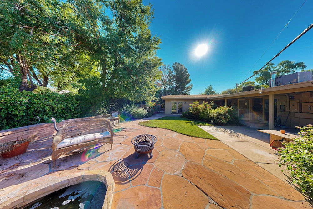 6BR Home w/ a Private Pool, W & D, & Large Yard
