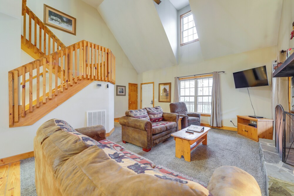 Play & Unwind! Home w/ Hot Tub in Maggie Valley