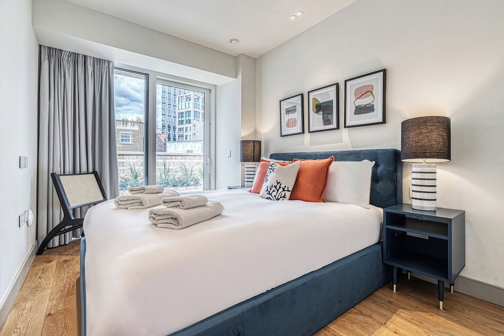 Luxury flats near Big Ben and London Eye