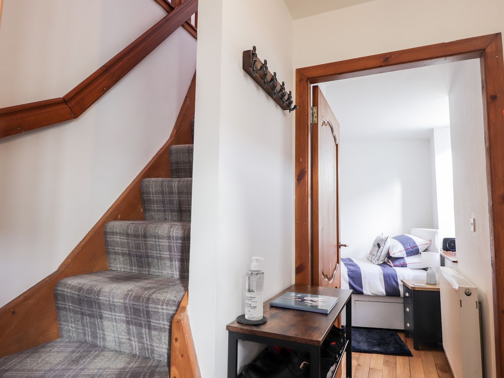 2 Seafield Place