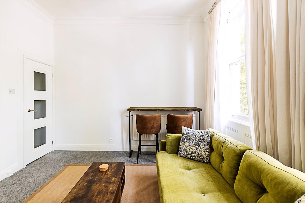 Elegant Knightsbridge Flat Near Harrods