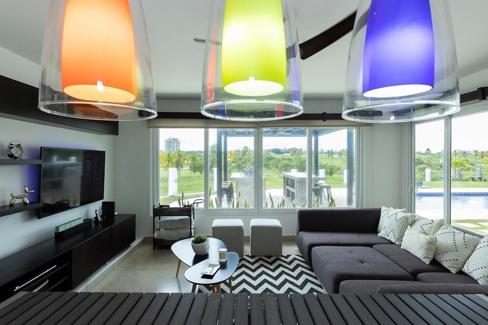 The Golf Oasis Villa by Acomodo