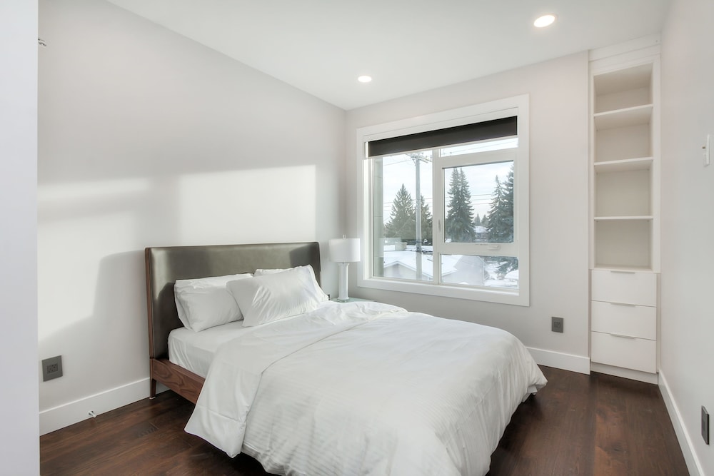 New Luxury Townhome 27-4