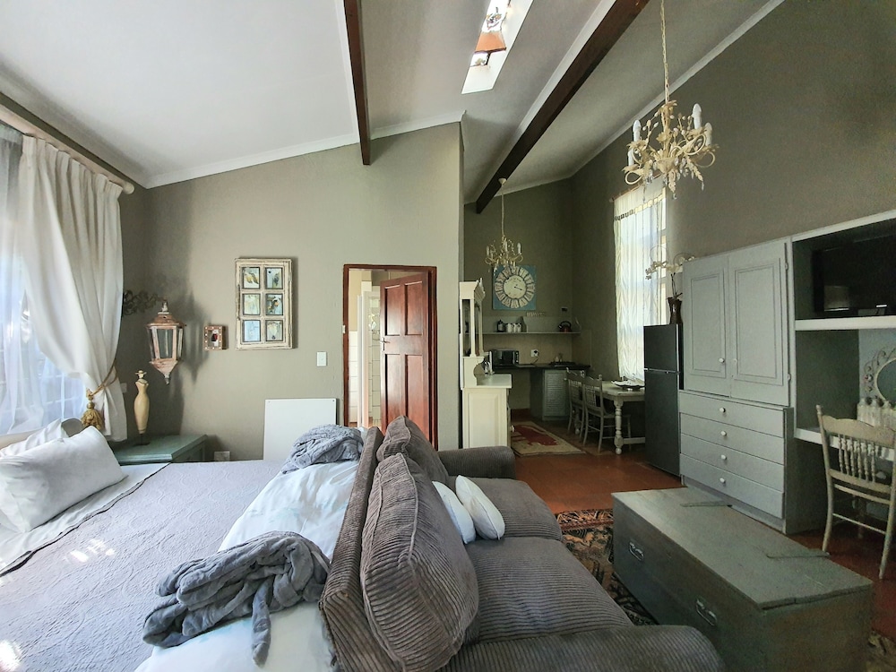 Waterhouse Guest Lodges 295 Indus Street