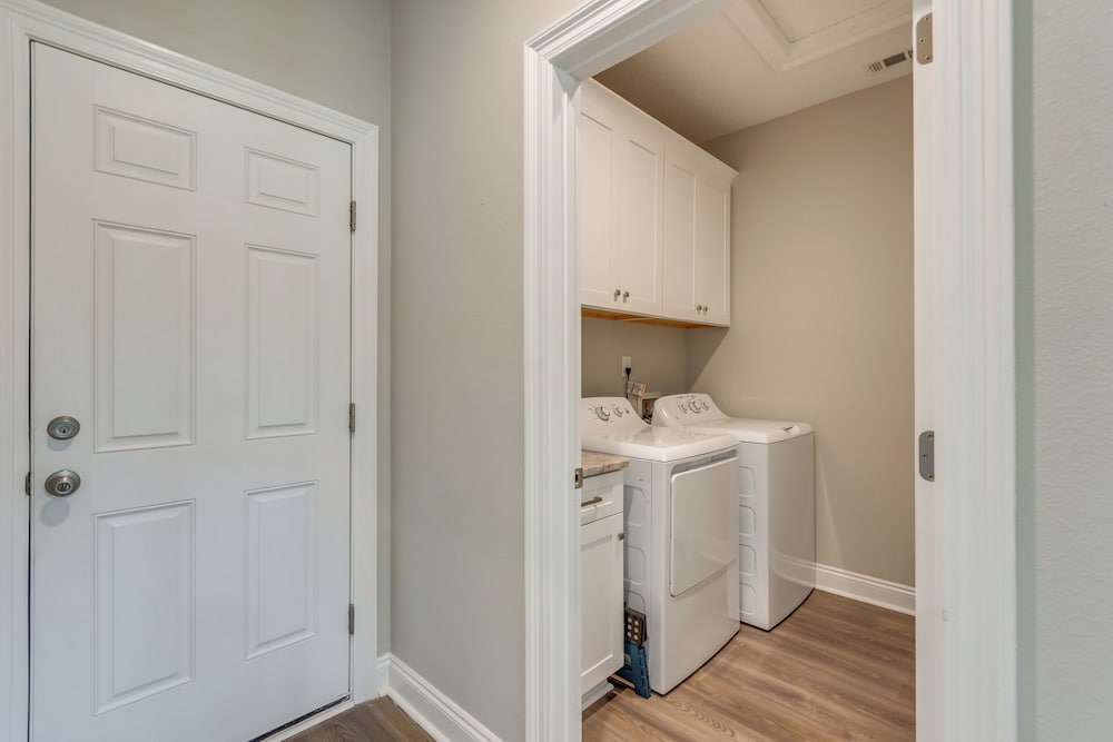 Modern Family Home w/ Spacious Yard in Milton